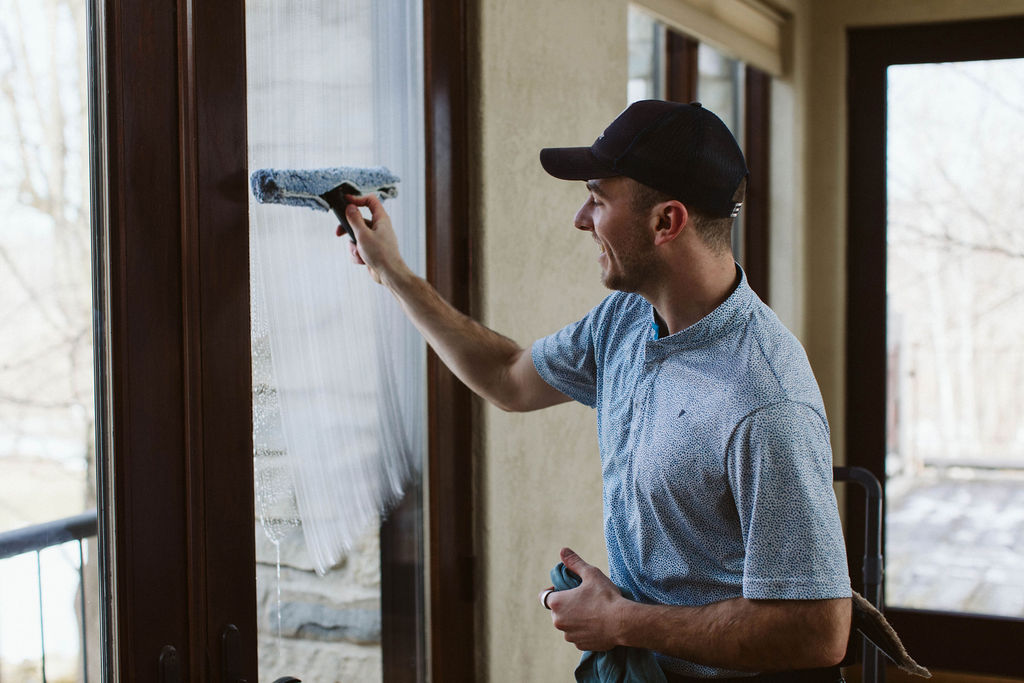 Interior window cleaning with streak-free glass